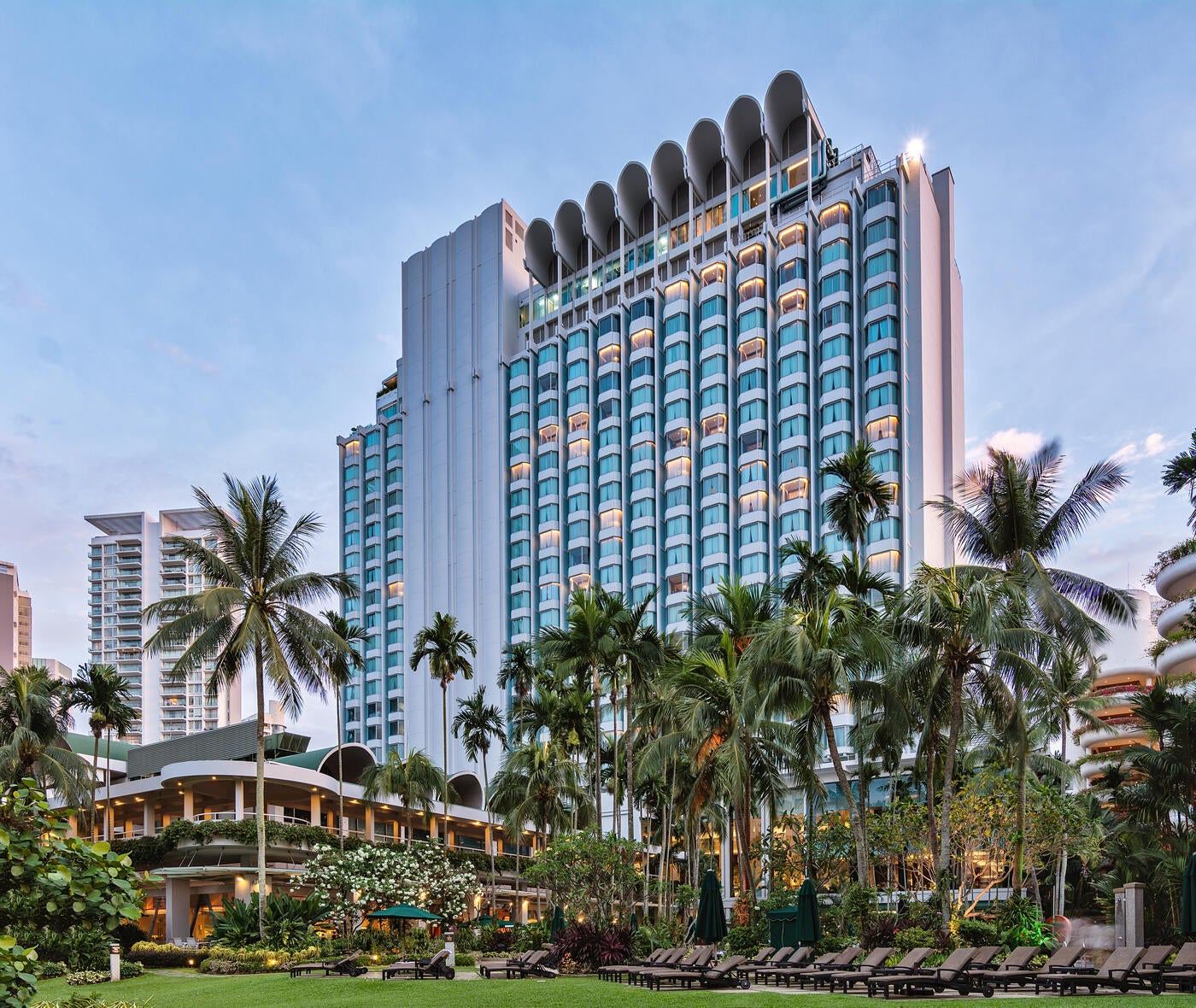 Shangri-La Hotel_ Singapore Facade (Tower Wing)